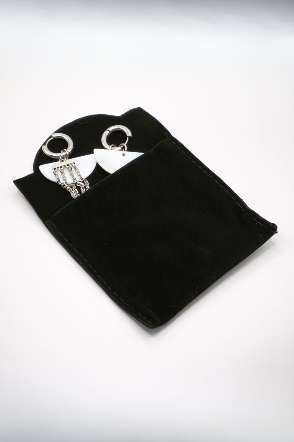 Emballage cadeau en pochette noire pour les bijoux en acier inoxydable moddule